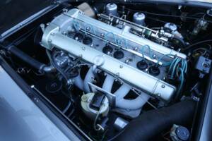 Bild 26/50 von Aston Martin DB 6 (1968)
