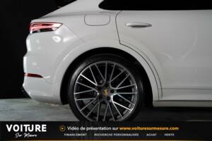 Bild 22/24 von Porsche Cayenne Coupé E-Hybrid (2022)