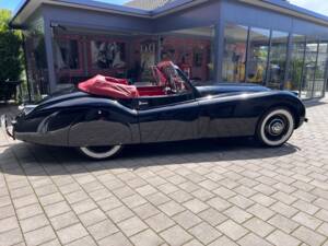 Image 12/37 de Jaguar XK 120 DHC (1954)