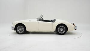 Image 8/15 of MG MGA 1600 (1962)