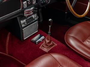 Immagine 54/74 di Aston Martin DB 5 Vantage (1964)