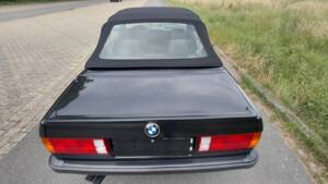 Immagine 8/53 di BMW 320i (1989)