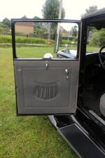 Image 32/55 of Ford Model A Tudor Sedan (1931)