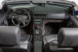 Image 30/36 de Mercedes-Benz SL 320 "Final Edition" (2000)