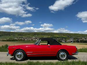 Image 4/20 of Alfa Romeo 2000 Spider (1961)