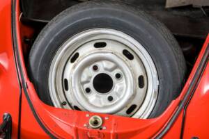 Image 35/50 of Volkswagen Beetle 1200 "Jeans Bug" (1983)