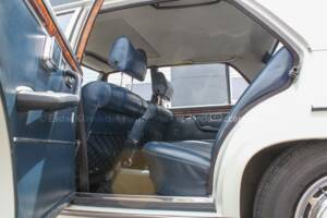 Image 21/35 de Mercedes-Benz 300 SEL 3.5 (1971)