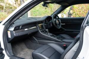 Image 22/42 of Porsche 911 R (2016)