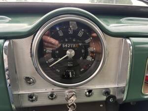 Image 7/26 of Morris Minor 1000 Traveller (1971)