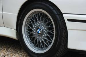 Image 30/50 of BMW M3 (1990)