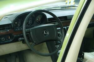 Image 30/50 de Mercedes-Benz 450 SEL 6,9 (1976)