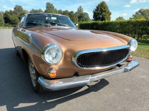 Image 20/73 of Volvo 1800 ES (1972)