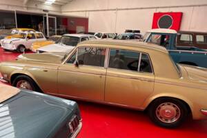 Image 5/23 of Rolls-Royce Silver Shadow I (1975)