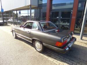 Image 11/32 de Mercedes-Benz 560 SL (1987)