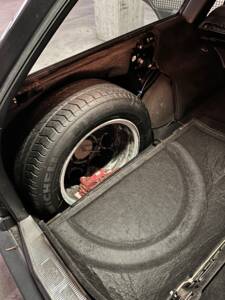 Afbeelding 37/74 van Mercedes-Benz 220 TE (1993)