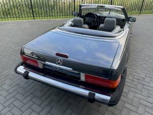 Image 16/36 de Mercedes-Benz 560 SL (1989)