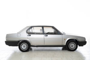 Image 4/50 of Alfa Romeo 90 2.0 V6 Super (1987)