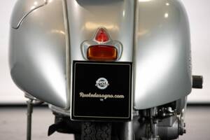 Bild 13/50 von Piaggio Vespa 150 GS (1958)
