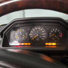 Image 18/22 of Mercedes-Benz E 220 (1996)