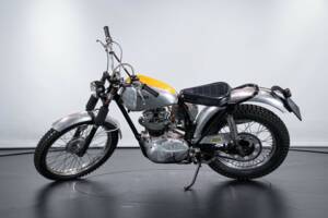 Image 1/50 de BSA C 15 Scrambler (1963)
