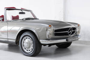 Image 19/24 of Mercedes-Benz 280 SL (1968)