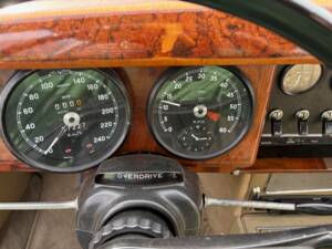 Image 7/25 of Jaguar Mk II 3.4 (1960)