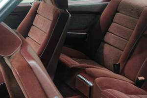 Bild 49/50 von Mercedes-Benz 560 SEC (1986)