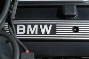 Obraz 50/50 pojazdu BMW 320Ci (2001)