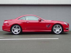 Image 6/99 of Mercedes-Benz SL 63 AMG (2012)