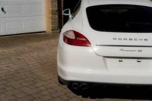 Bild 36/50 von Porsche Panamera 4S (2010)