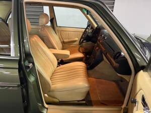 Imagen 6/13 de Mercedes-Benz 230 E (1983)