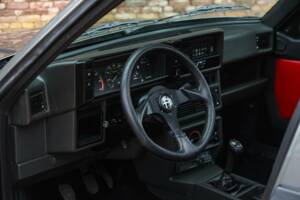 Afbeelding 49/50 van Alfa Romeo 75 3.0 V6 QV (1988)