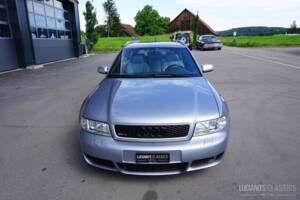 Image 16/52 of Audi RS4 Avant (2001)