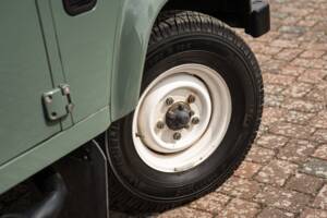 Image 2/42 of Land Rover Defender 90 (2015)