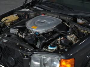 Afbeelding 22/52 van Mercedes-Benz 560 SEL (1988)