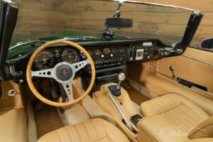 Image 11/19 of Jaguar E-Type (1970)