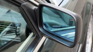 Immagine 35/48 di BMW 325i (1986)