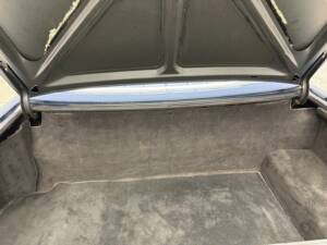 Image 20/23 of Mercedes-Benz 380 SL (1984)