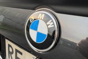 Image 14/27 of BMW 320i (1989)