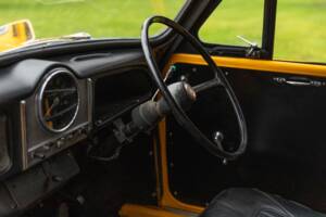 Image 30/50 of Morris Minor Van (1971)