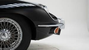 Image 12/15 of Jaguar E-Type (1969)