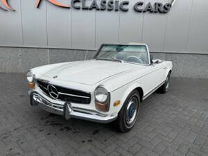 Image 2/50 of Mercedes-Benz 280 SL (1971)
