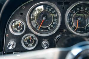 Image 10/18 of Chevrolet Corvette Sting Ray (1964)