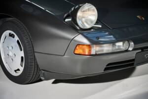 Afbeelding 41/42 van Porsche 928 S4 (1989)