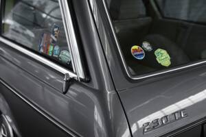 Immagine 49/49 di Mercedes-Benz 230 TE (1981)