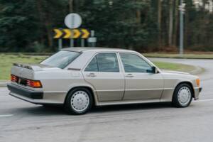 Image 16/69 de Mercedes-Benz 190 E 2.3-16 (1988)