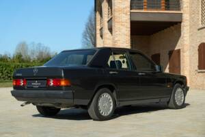 Imagen 6/50 de Mercedes-Benz 190 E (1988)
