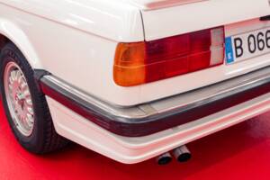 Image 26/38 of BMW 325i (1986)