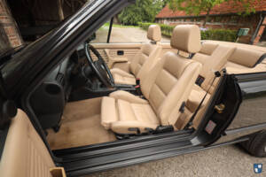 Bild 10/83 von BMW 325i (1990)