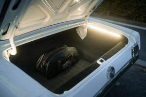 Image 33/53 of Ford Mustang 200 (1966)